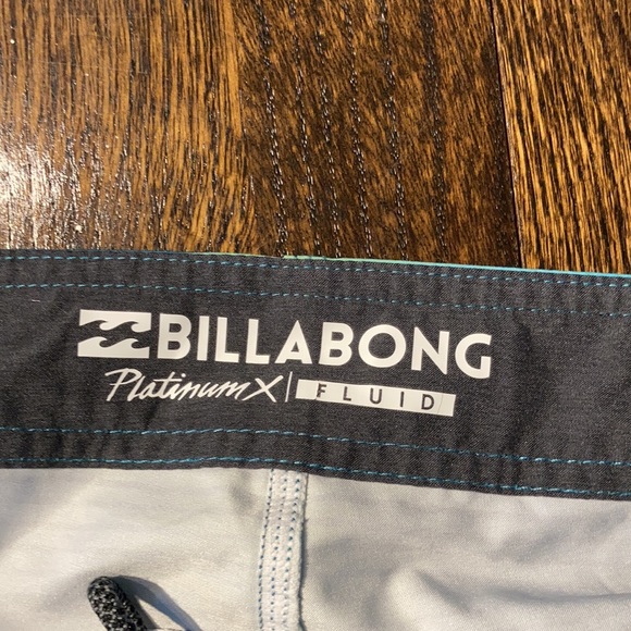 Billabong Boardshorts - Picture 3 of 3